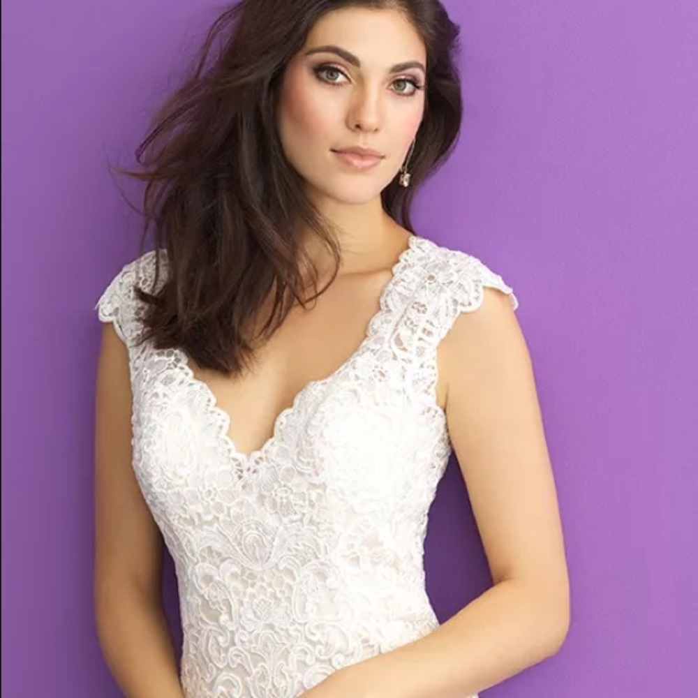 Allure New Never worn wedding dress